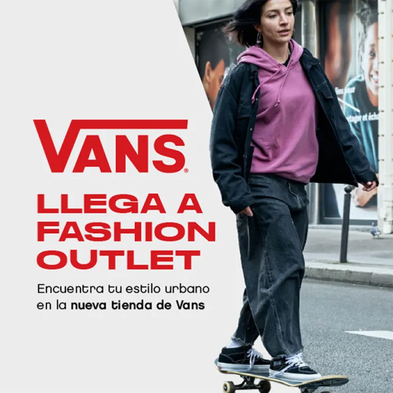 chica patinando con zapatillas vans