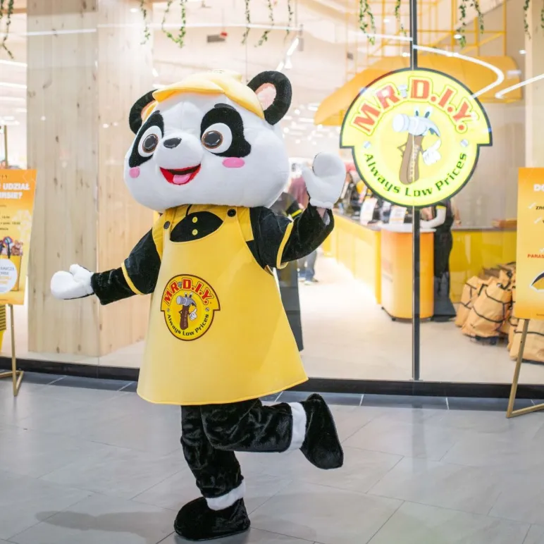 Tienda Mr DIY con su mascota